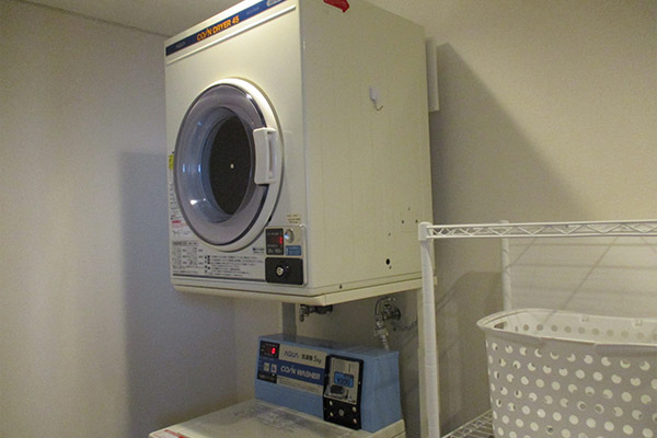 4階　コインランドリー