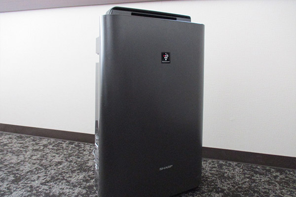 禁煙ツインには【加湿機能付き空気清浄機】を常設。快適空間をお手伝い。